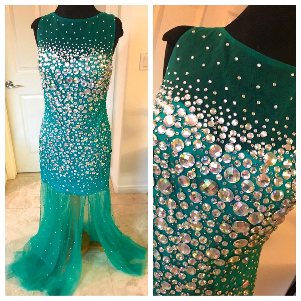 Royal Queen Bedazzled long Teal Dress